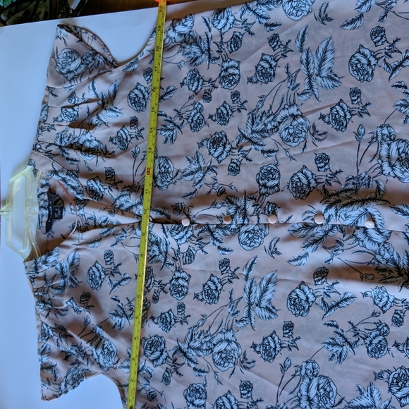 Primark, soft pink top.Sz 4 - Picture 4 of 7